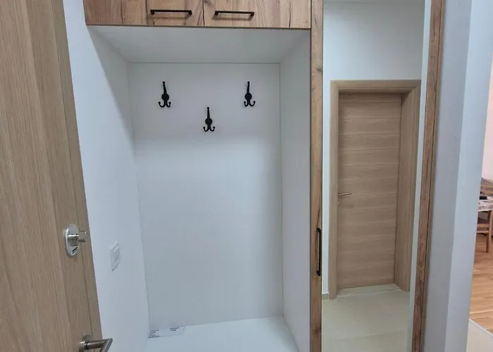 Golden 25 * Скоп'є