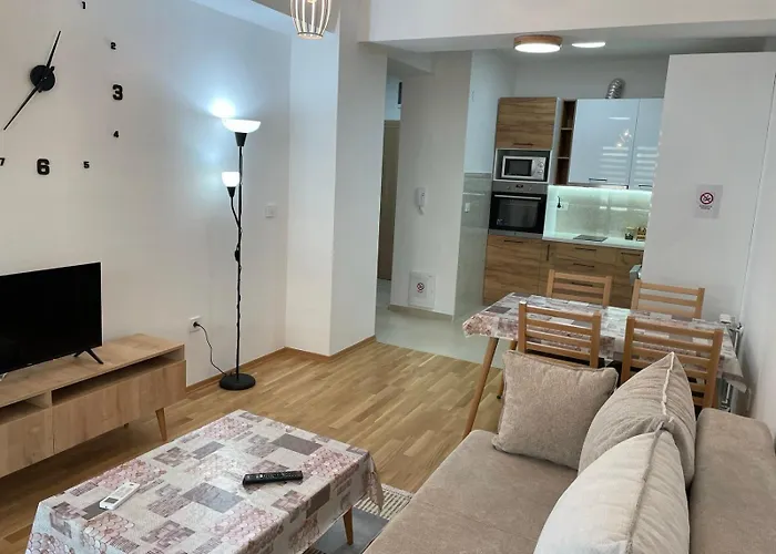 Апартаменти Golden 25 *